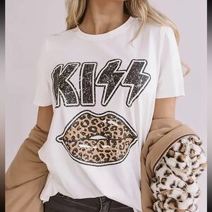 Kiss White Graphic Tee with Leopard Print